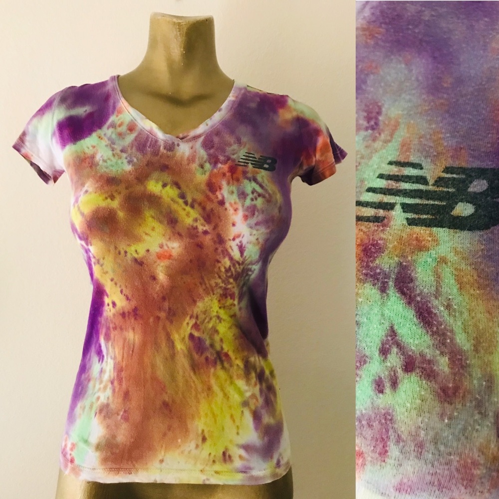 NEW BALANCE Tie-Dye LOGO Tee Shirt Size Small